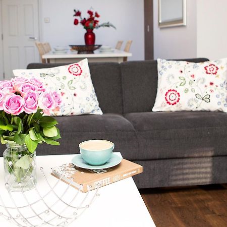 Apt 3, Trafalgar Sq Duplex, 3Rd & 4Th Floor By Indigo Flats London Kültér fotó