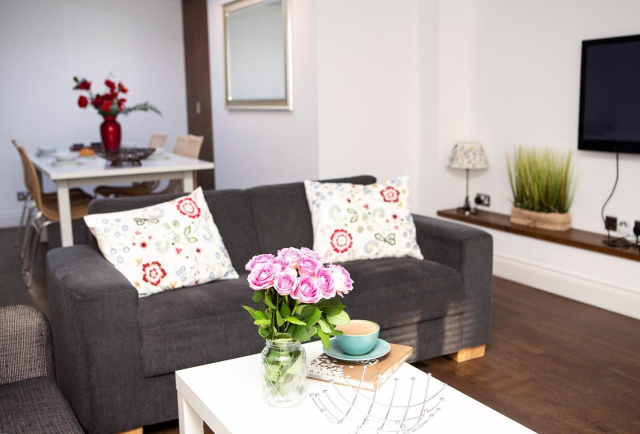Apt 3, Trafalgar Sq Duplex, 3Rd & 4Th Floor By Indigo Flats London Kültér fotó