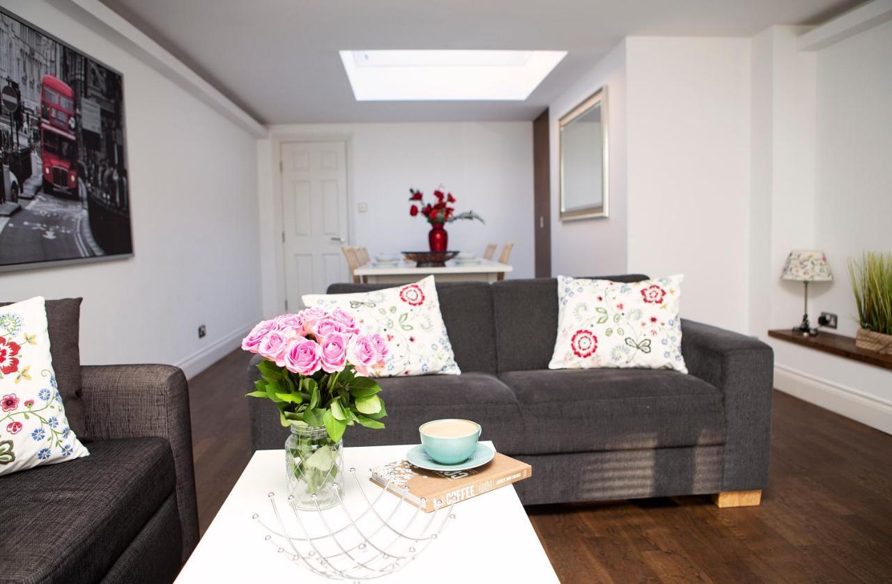 Apt 3, Trafalgar Sq Duplex, 3Rd & 4Th Floor By Indigo Flats London Kültér fotó