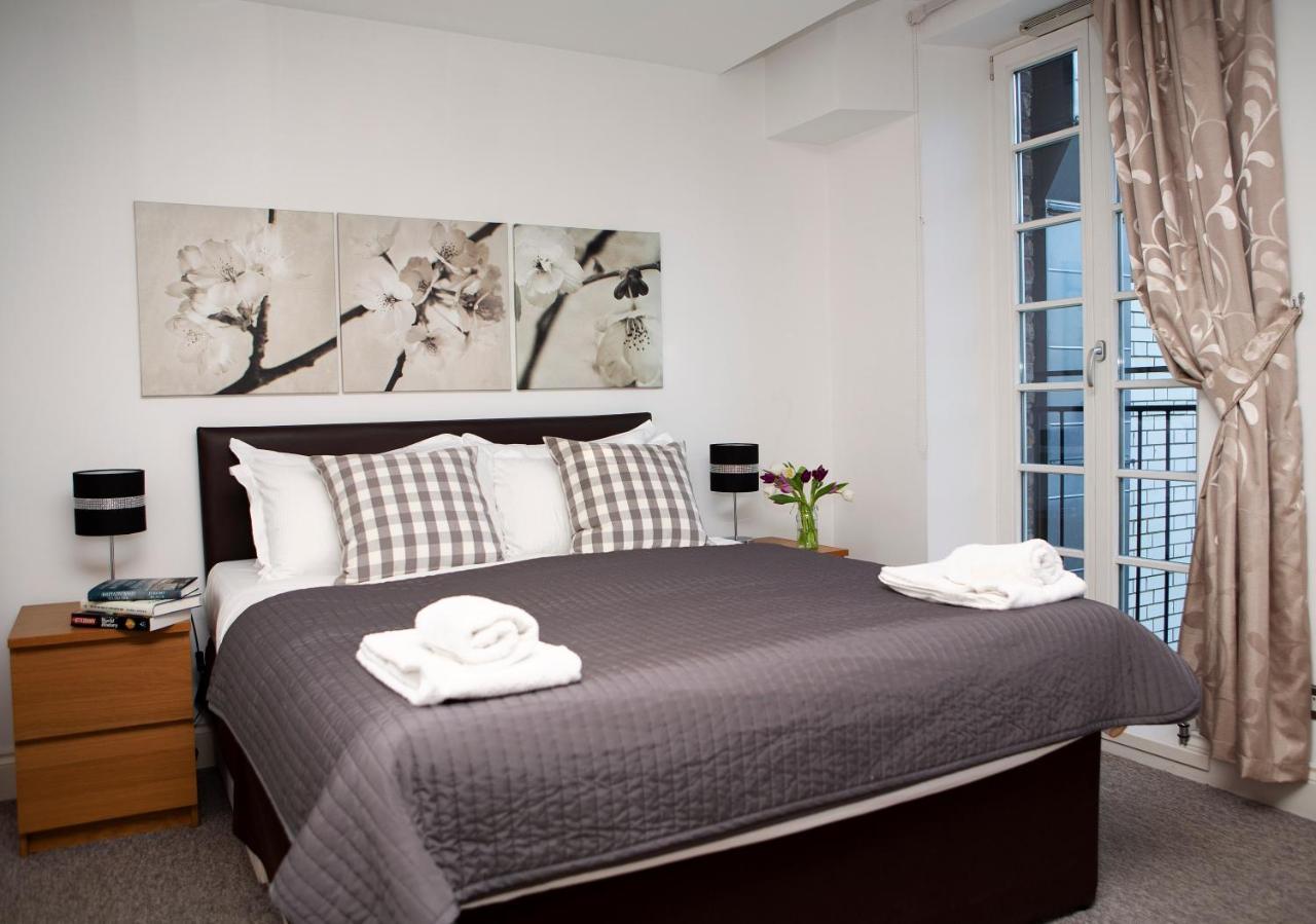 Apt 3, Trafalgar Sq Duplex, 3Rd & 4Th Floor By Indigo Flats London Kültér fotó