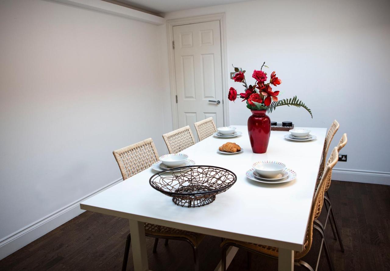 Apt 3, Trafalgar Sq Duplex, 3Rd & 4Th Floor By Indigo Flats London Kültér fotó